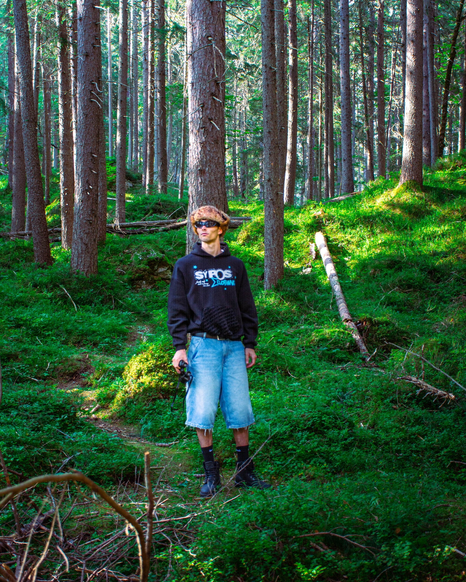 Sypos Rising Stars Streetwear Hoodie grün mit fernglas