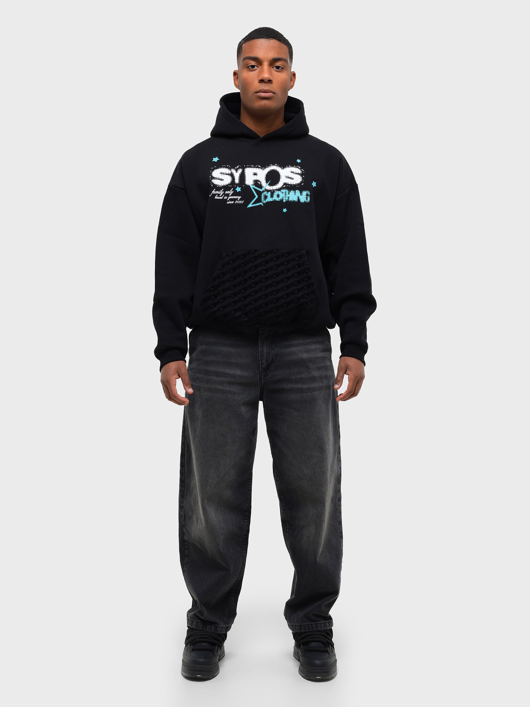 Sypos Rising Stars Hoodie schwarz model vorne